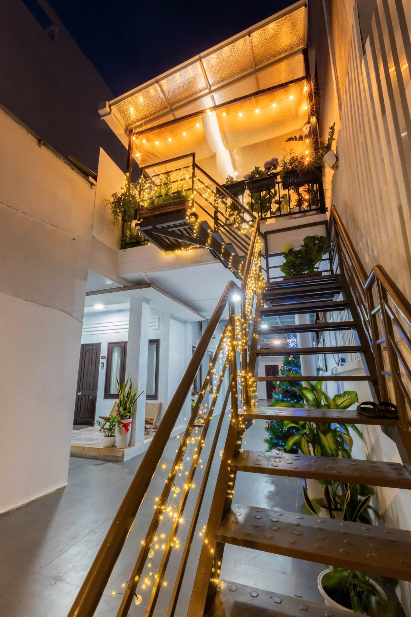 85 Hoàng Hoa Thám 5